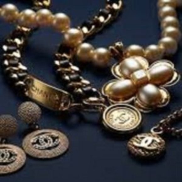 Meet Your Posher, Delana - Picture 1 of 1